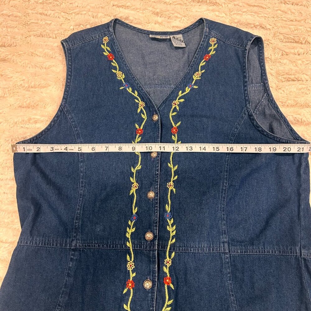 Vintage Sun River Embroidered Blue Denim Vest Grandmacore Size Large - Picture 5 of 6